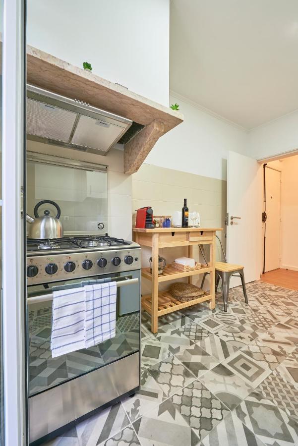 Belem Light Filled Apt With Patio, By Timecooler Lisbon Luaran gambar